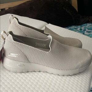 Skechers Women's Light Gray Stretch Fit Sneakers